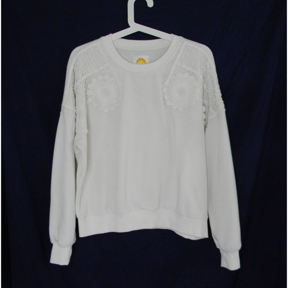C & C California Cream Sweatshirt Crochet Lace Size Med EUC
